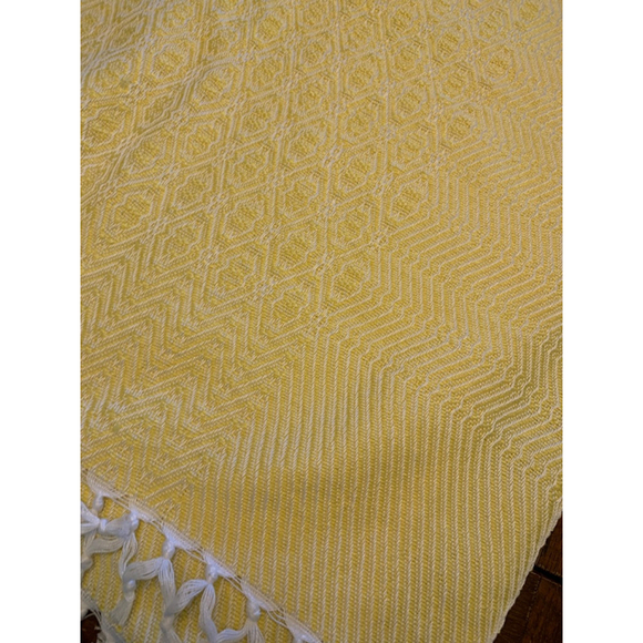 Unbranded Yellow White Patterned Tablecloth Throw blanket - Picture 5 of 7